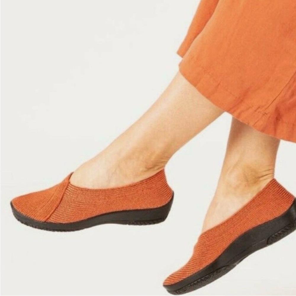 FREE SHIPPING Arcopedico Women's Brick/Orange Slip-On Shoes. Size 40/9